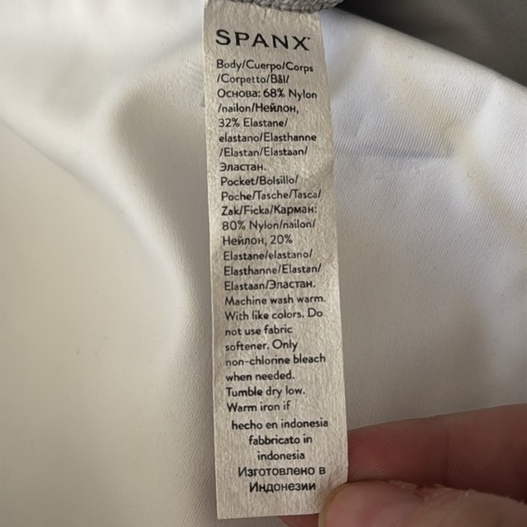 NEW Spanx XL Booty Boost 7/8 Ultimate Opacity Athletic Leggings Vivid White - Picture 6 of 6